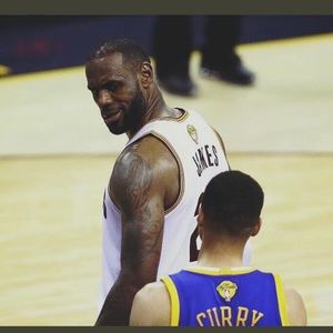 Meet your Posher, Levi